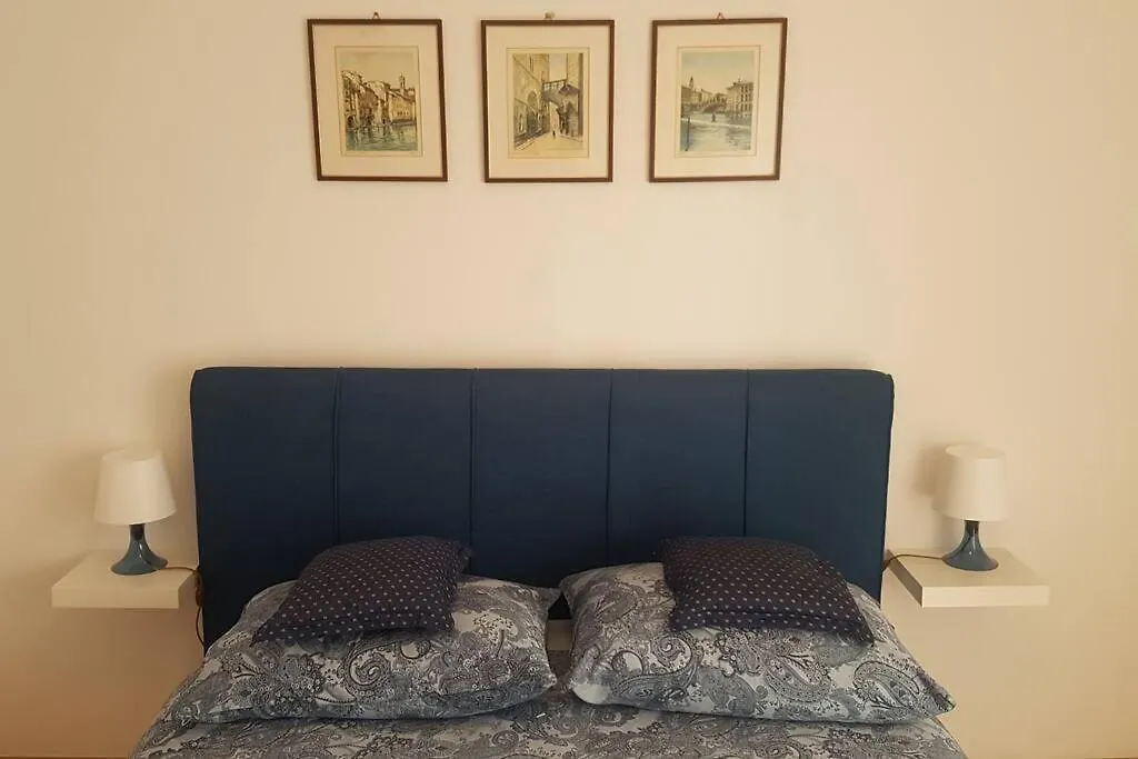 Writer'S Apartment In An Unique Split District
